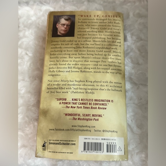 Stephen King 'Finders Keepers' Novel - Picture 2 of 2